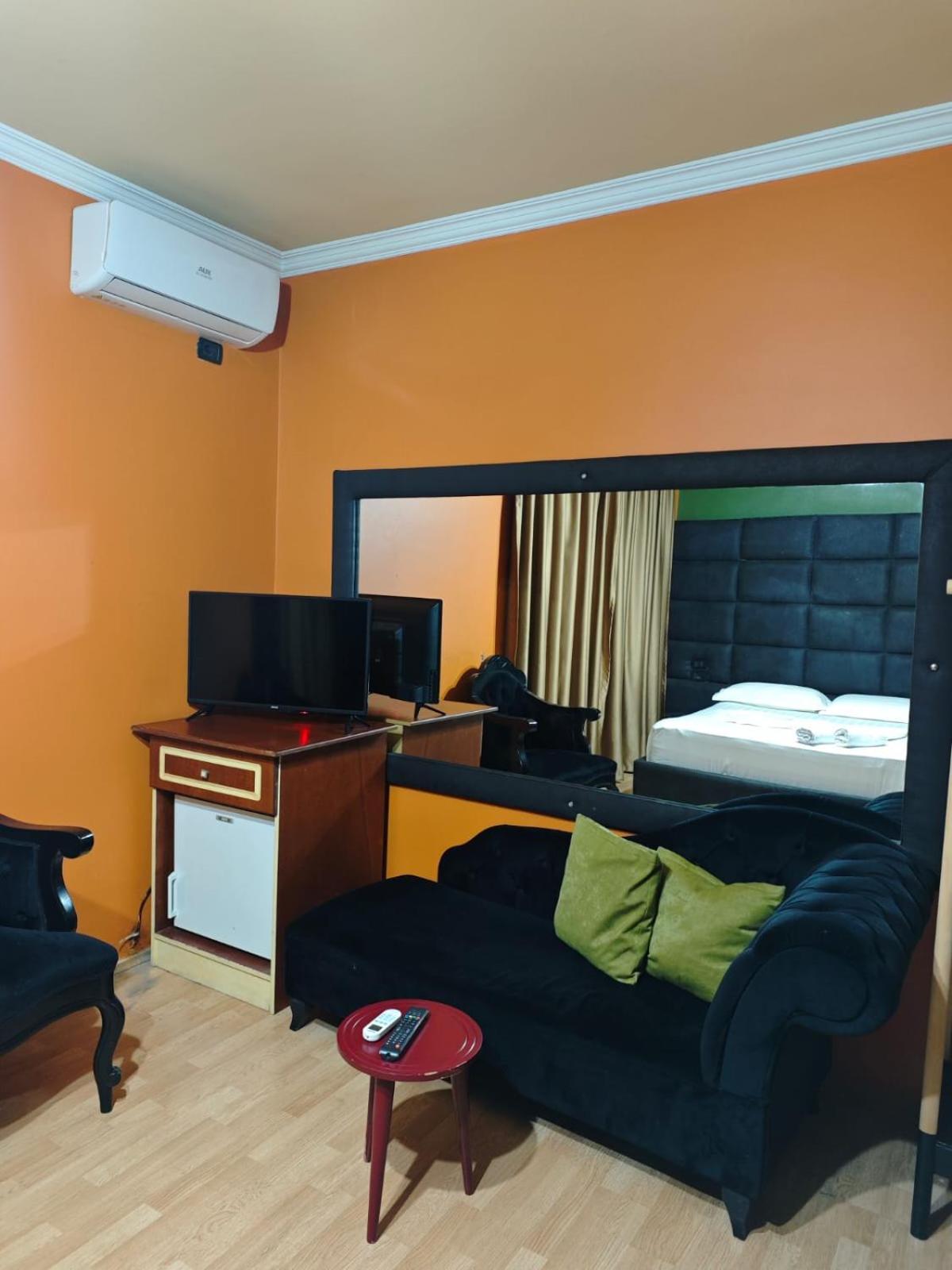 Boutique Artist Hotel